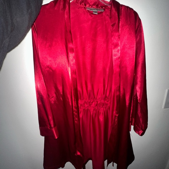 Red Silk Robe - Picture 5 of 5